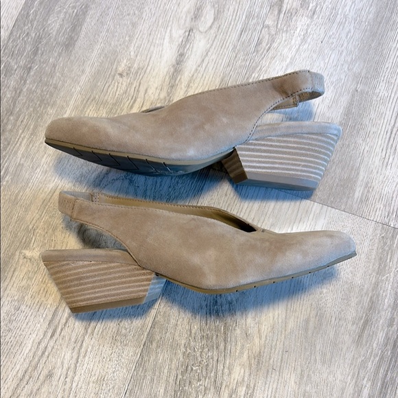 Eileen Fisher Elegant Tan Suede Slingback Pointed Closed Toe Slip-on Heel Mules - Picture 1 of 6